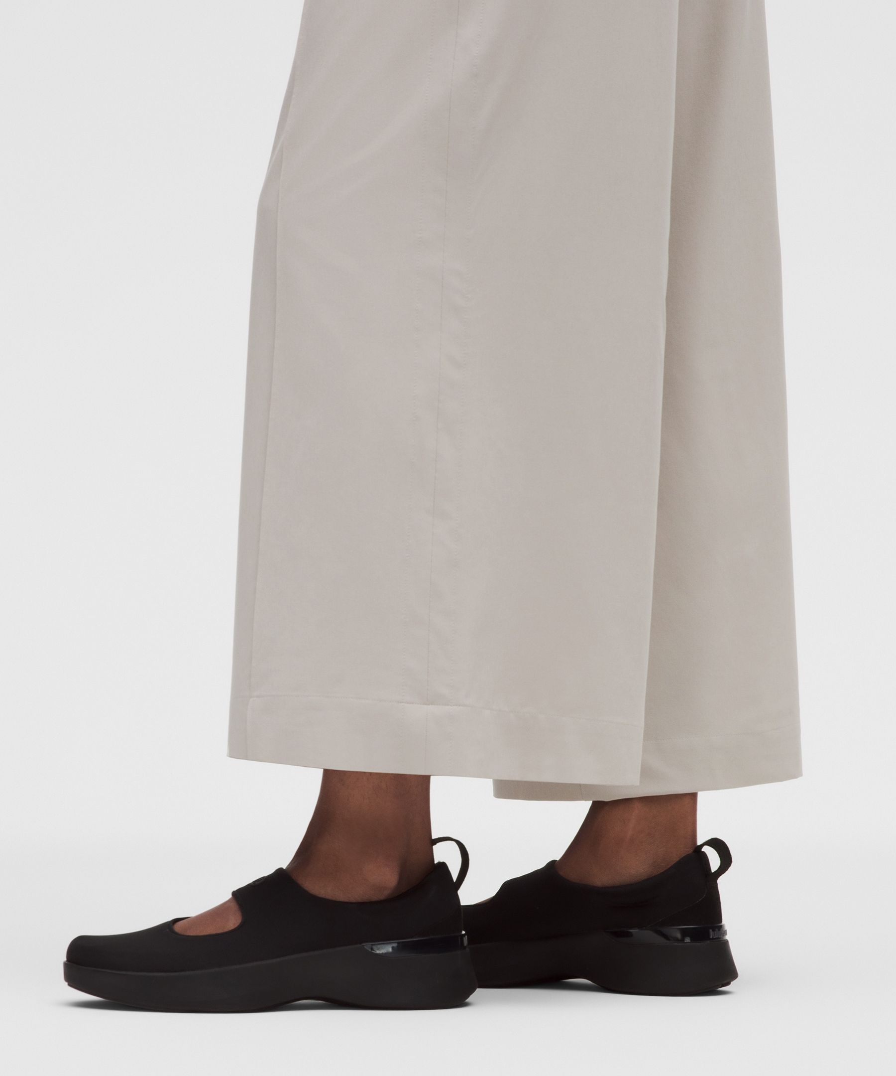 Lululemon Breezily Mid-Rise Cropped Pant