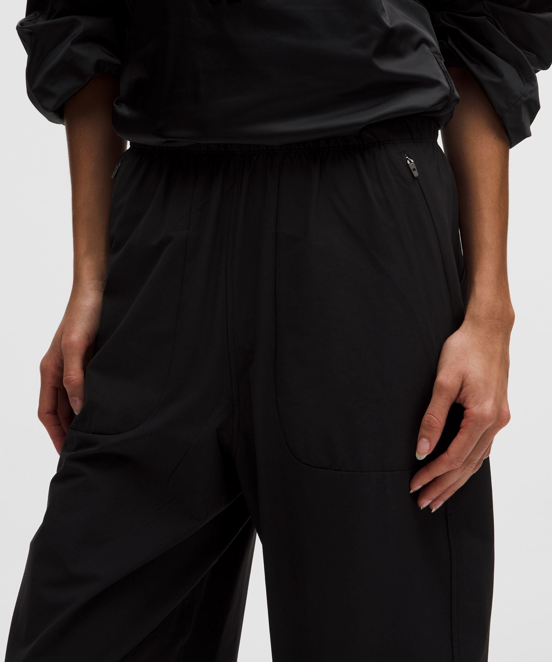 Lululemon Lightweight Mid-Rise Barrel-Leg Cropped Pant