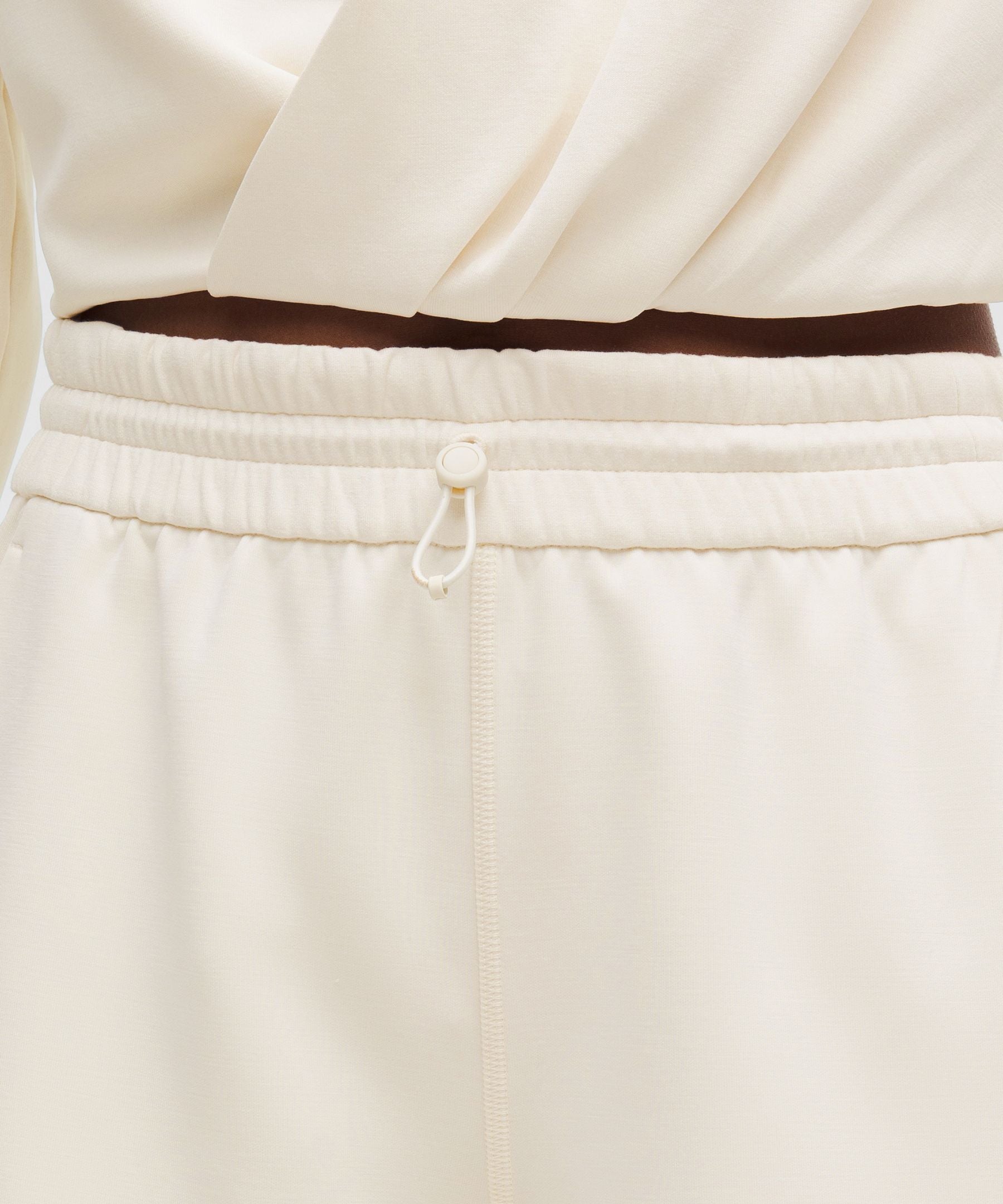Lululemon Women's Softstreme High-Rise Short 4"