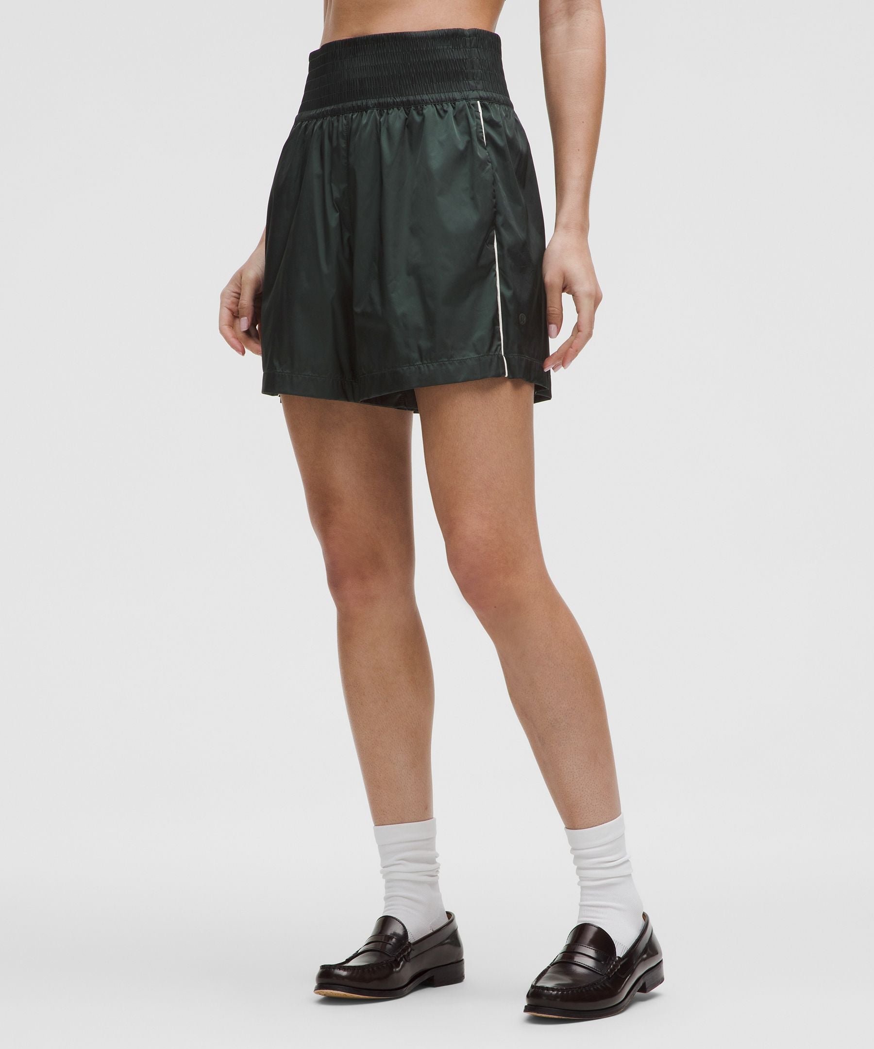#color_rainforest-green/light-ivory