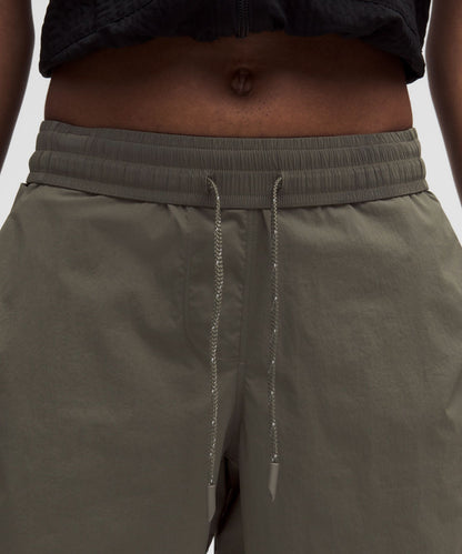 Lululemon Women's Glyde Relaxed Mid-Rise Hiking Short 7"