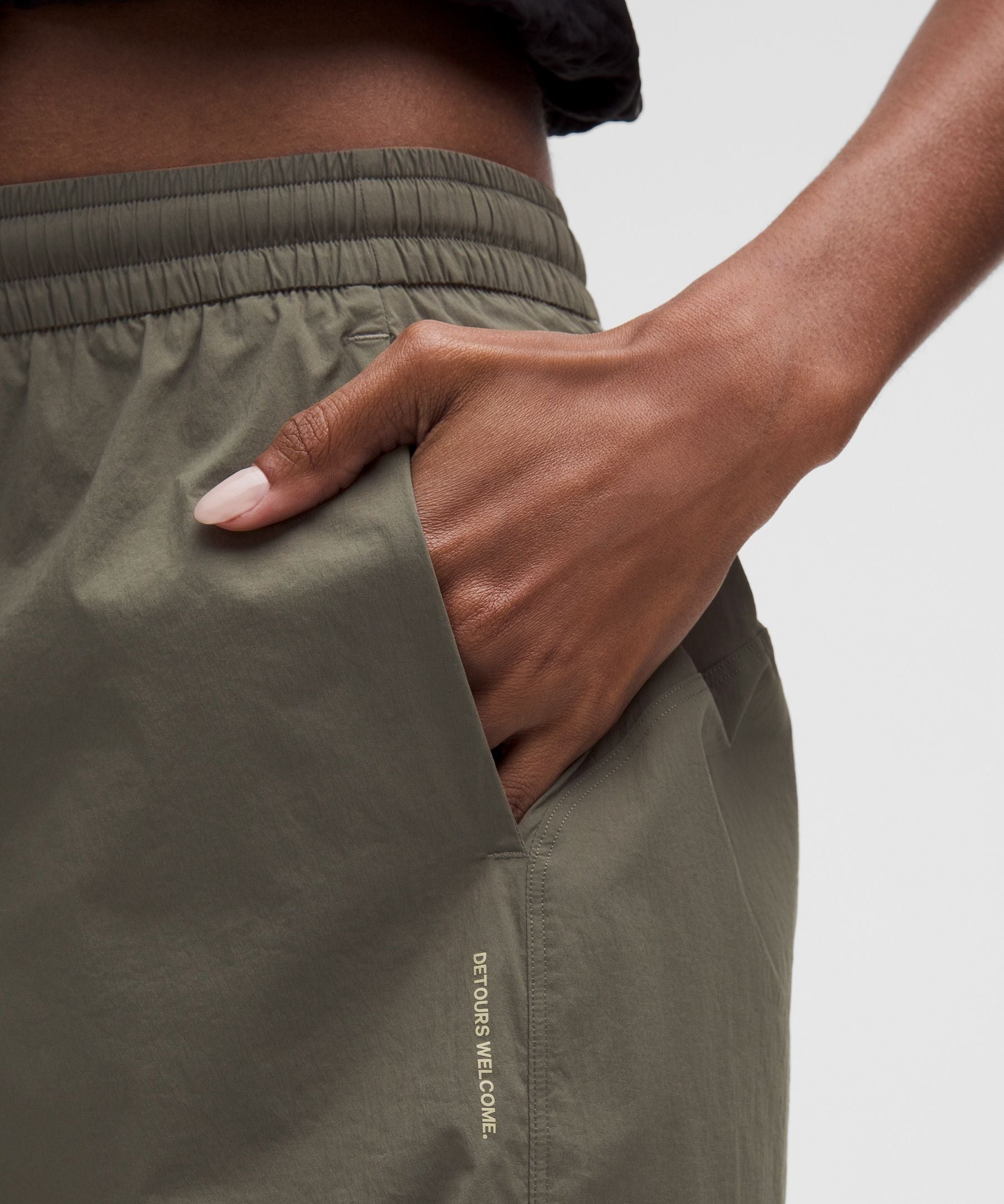 Lululemon Women's Glyde Relaxed Mid-Rise Hiking Short 7"