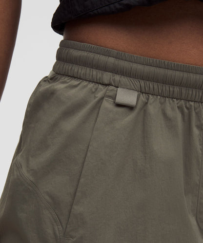 Lululemon Women's Glyde Relaxed Mid-Rise Hiking Short 7"
