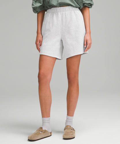 Lululemon Women's Scuba Mid-Rise Oversized Short 7"
