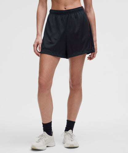 Lululemon Women's Double-Layered Mesh Mid-Rise Short 5"