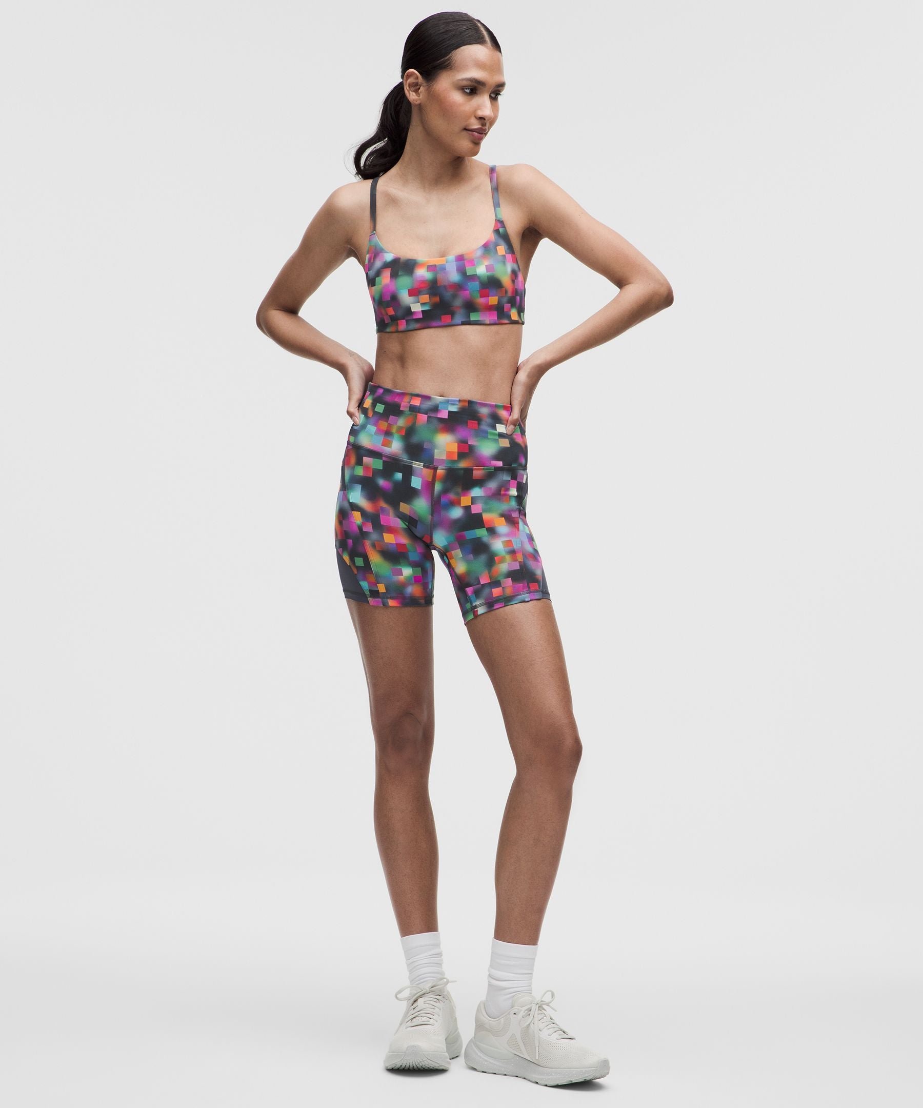 #color_pixel-rainbow-club-blue-multi