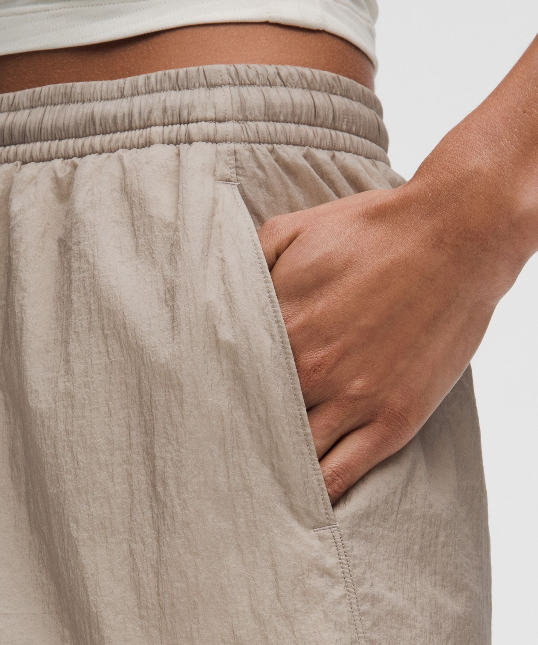 Lululemon Women's Lightweight Mid-Rise Active Short 5"