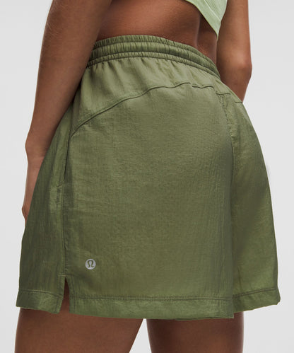 Lululemon Women's Lightweight Mid-Rise Active Short 5"