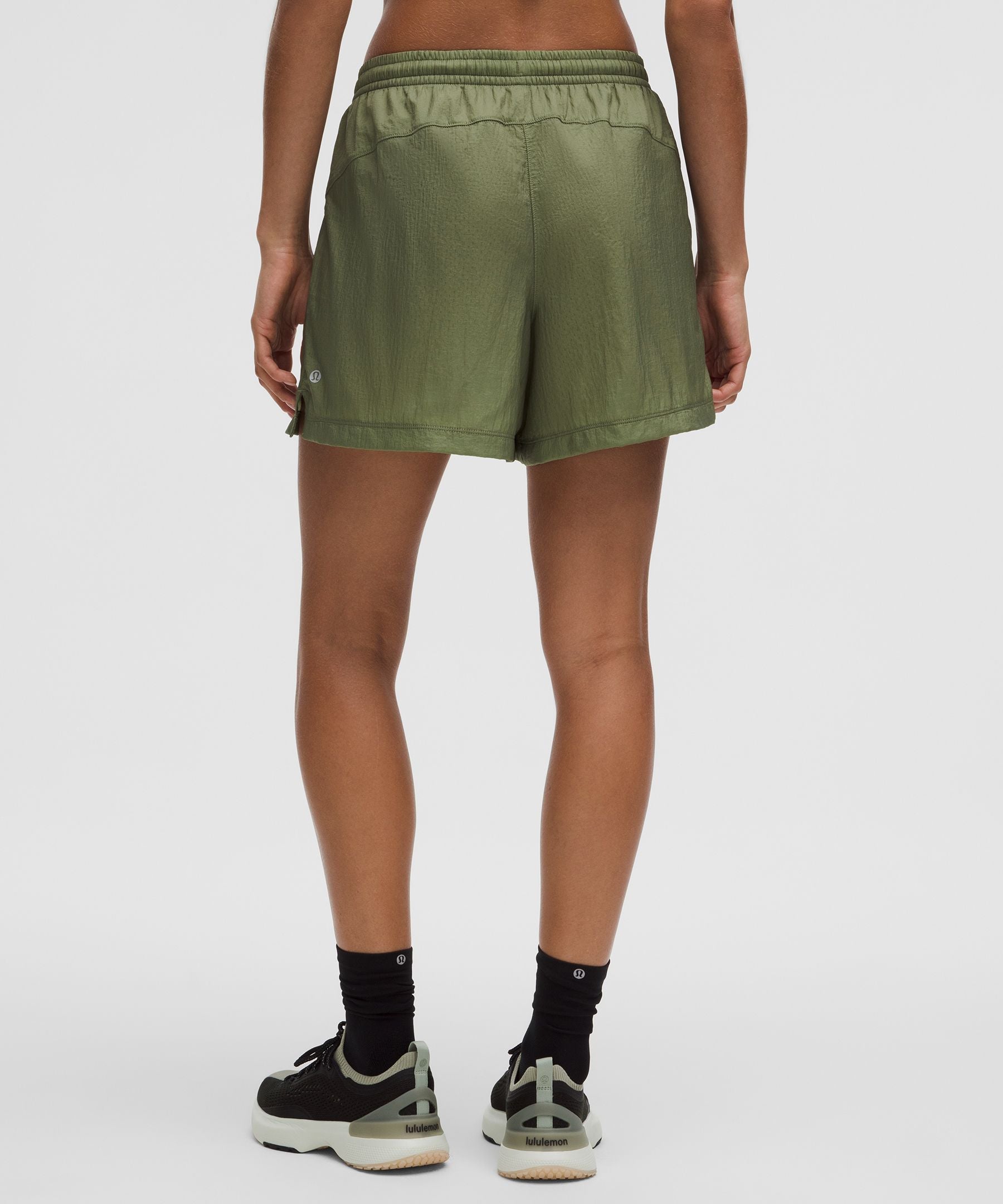 Lululemon Women's Lightweight Mid-Rise Active Short 5"