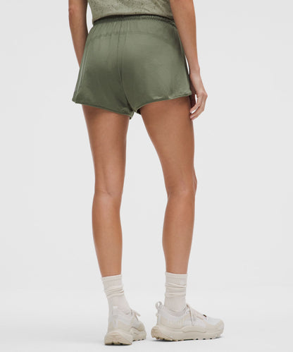 Lululemon Women's Swiftly Mid-Rise Short 3"