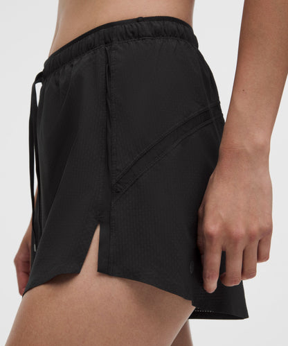 Lululemon Women's Textured Mesh High-Rise Running Short 2.5"