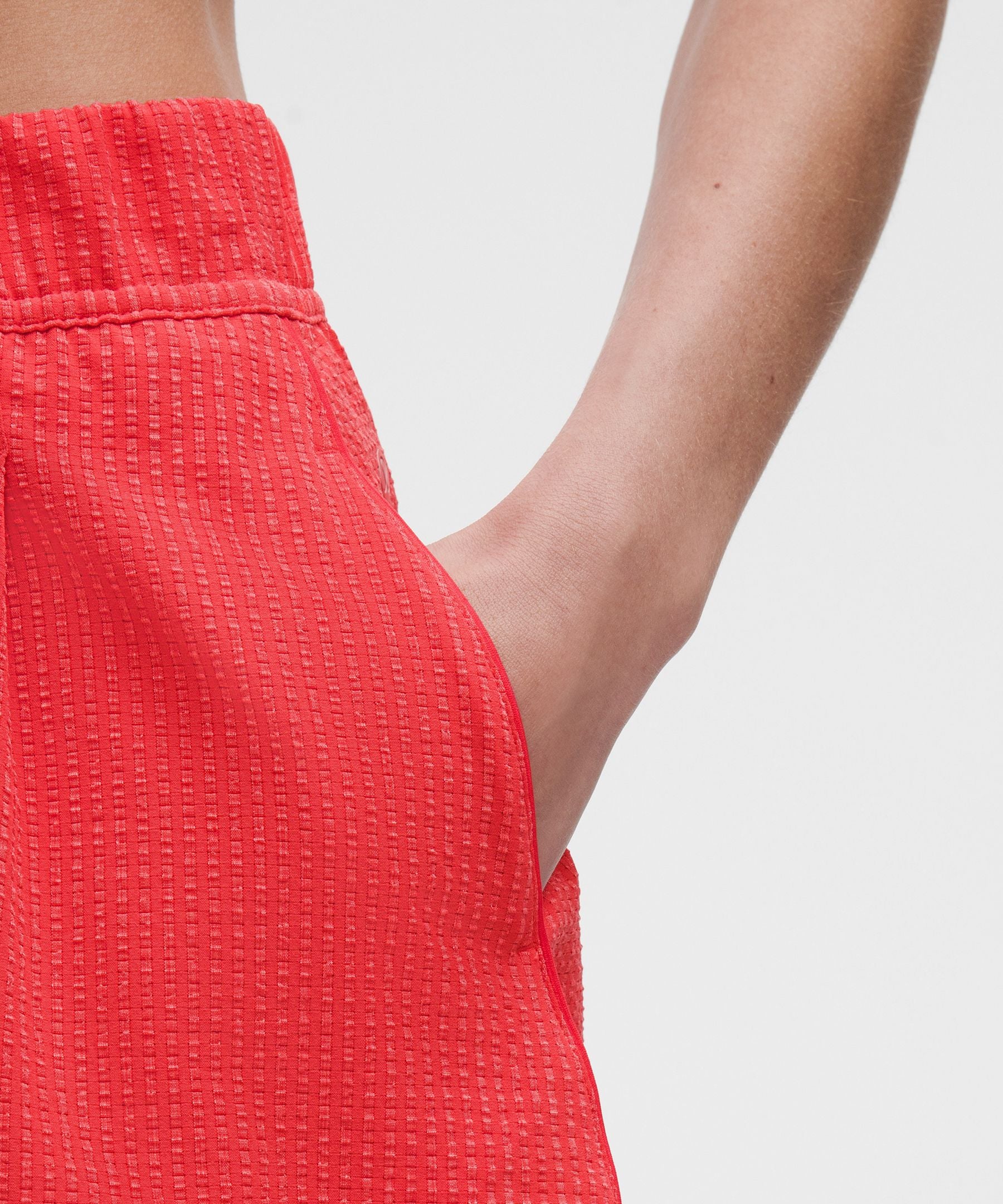 Lululemon Women's Seersucker WovenAir High-Rise Pleated Short 3.5"