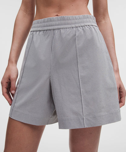 Lululemon Women's Breezily Mid-Rise Short 6"