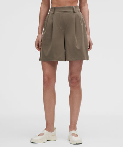 Lululemon Women's Daydrift Pleated High-Rise Short 7"