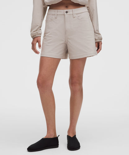 Lululemon Women's EasyFive Mid-Rise Short 4.5"