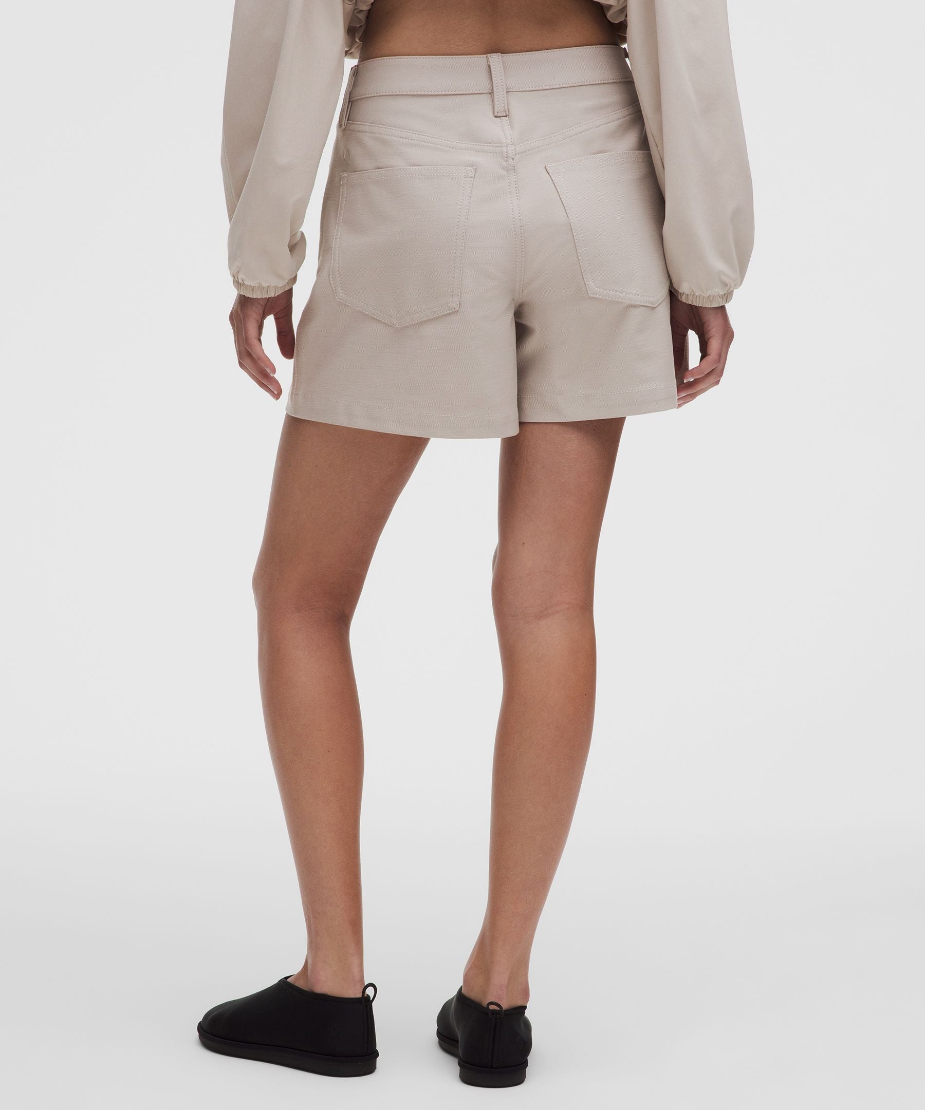Lululemon Women's EasyFive Mid-Rise Short 4.5"
