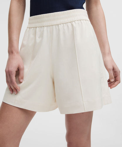 Lululemon Women's Breezily Mid-Rise Short 6"