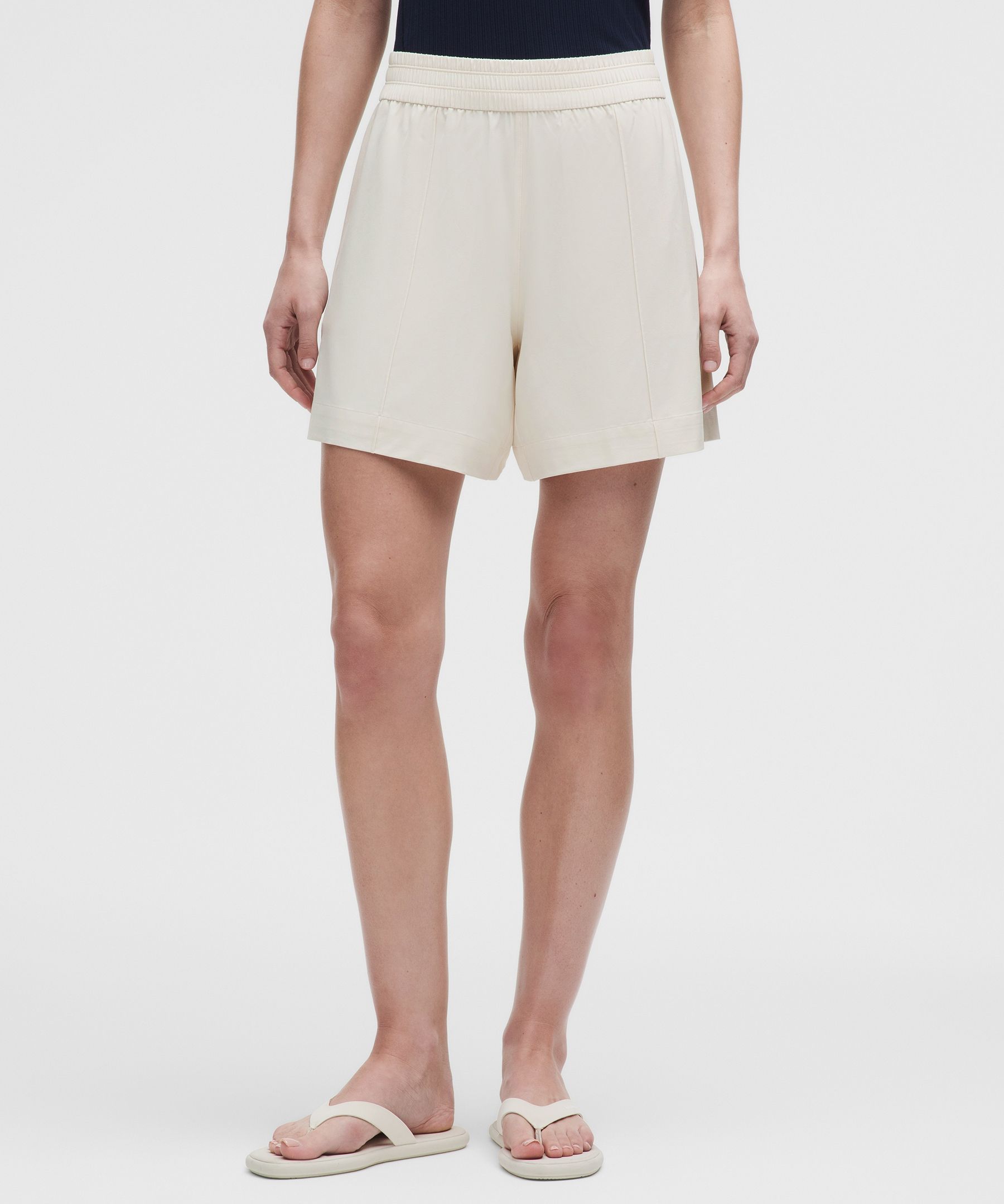 Lululemon Women's Breezily Mid-Rise Short 6"