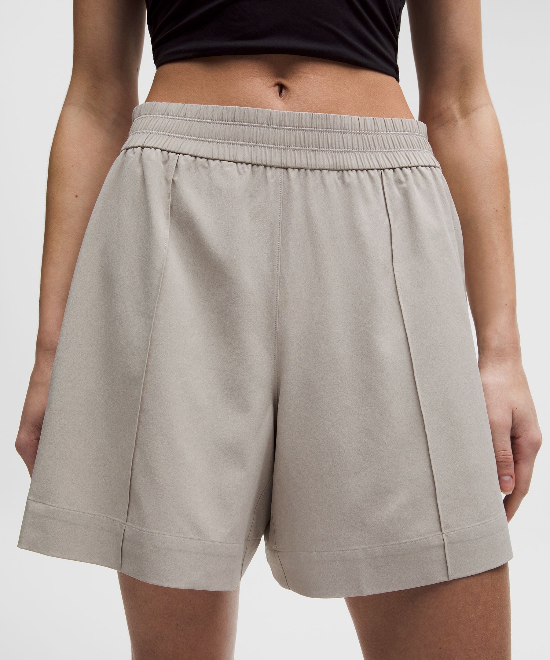 Lululemon Women's Breezily Mid-Rise Short 6"