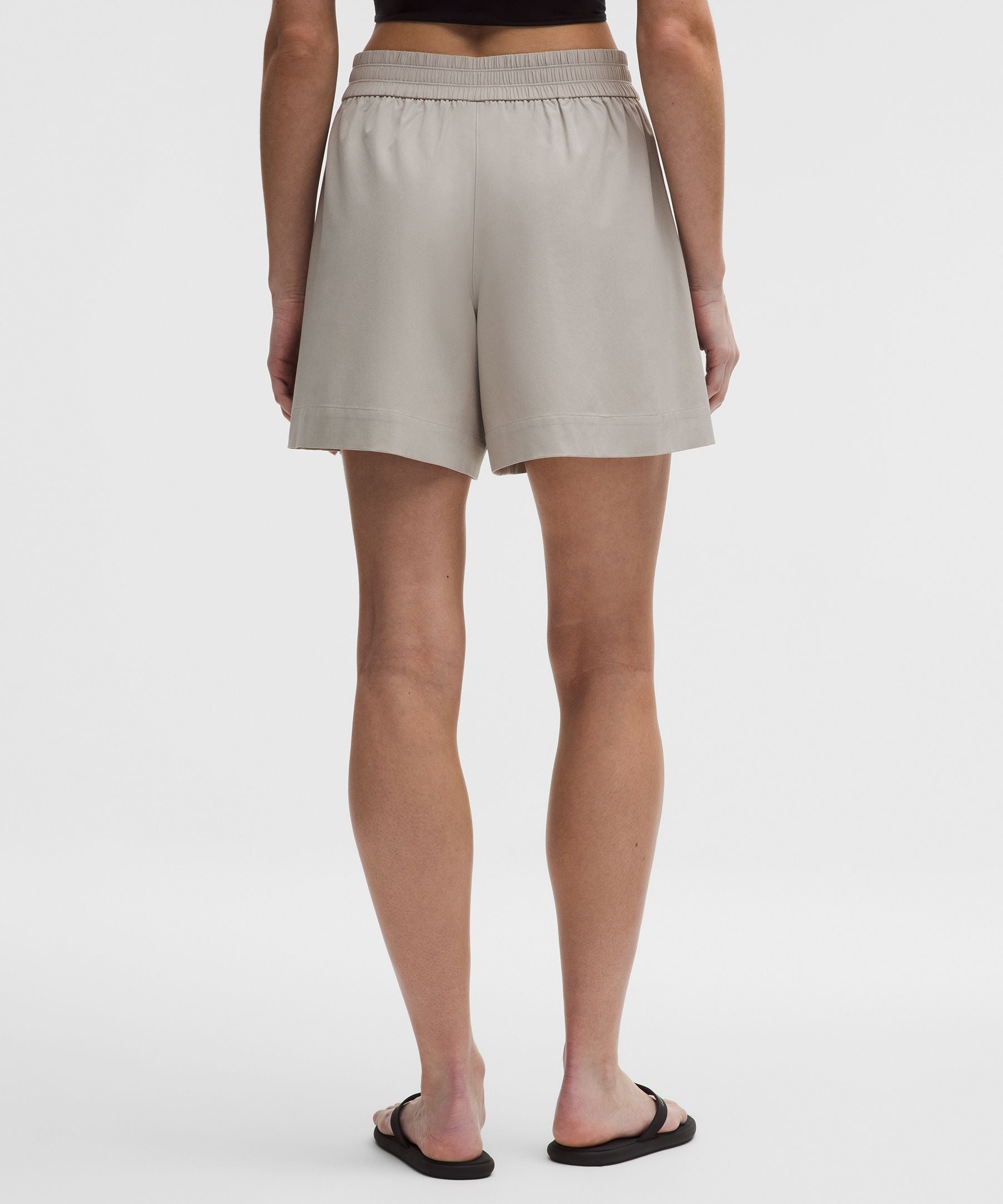 Lululemon Women's Breezily Mid-Rise Short 6"
