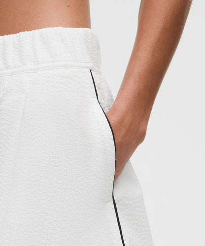 Lululemon Women's Seersucker WovenAir High-Rise Pleated Short 3.5"