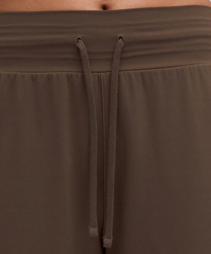 Lululemon Women's Groove Mid-Rise Relaxed Bermuda Short