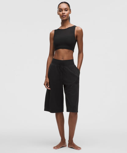 Lululemon Women's Groove Mid-Rise Relaxed Bermuda Short