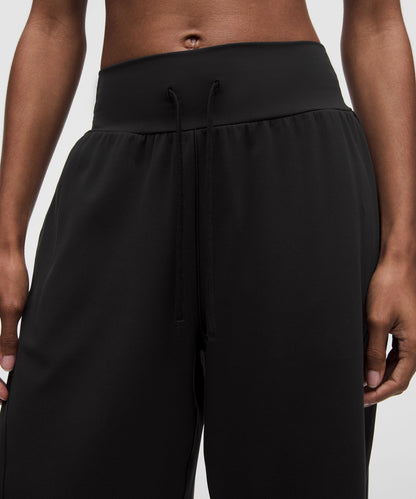 Lululemon Women's Groove Mid-Rise Relaxed Bermuda Short