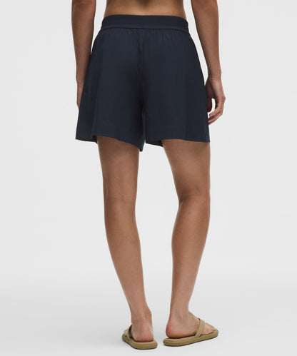 Lululemon Women's Breezily Mid-Rise Short 6"