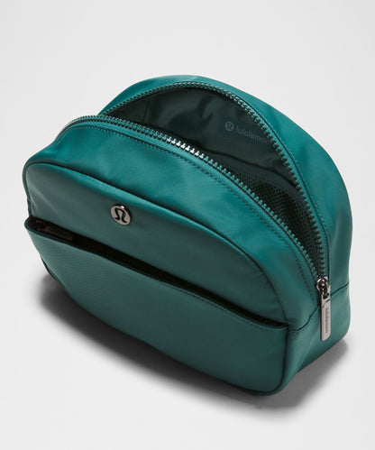 Lululemon City Essentials Pouch 4L
