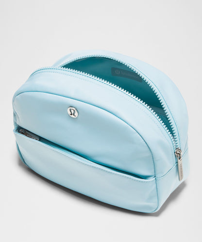 Lululemon City Essentials Pouch 4L