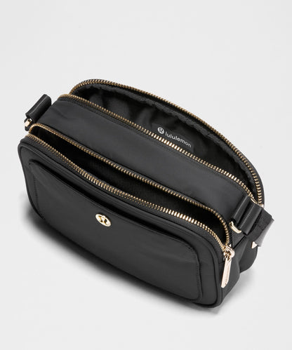 Lululemon Crossbody Camera Bag 2L *Logo