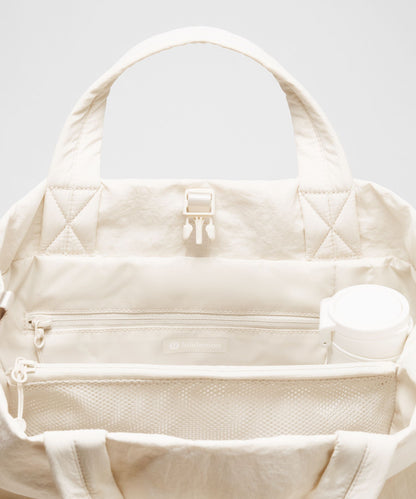 Lululemon On My Level Tote Bag 20L