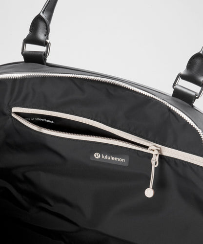 Lululemon Bowler Duffle Bag 17L
