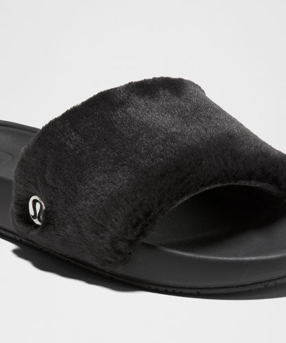 Lululemon Women's Restfeel Faux Fur Slide
