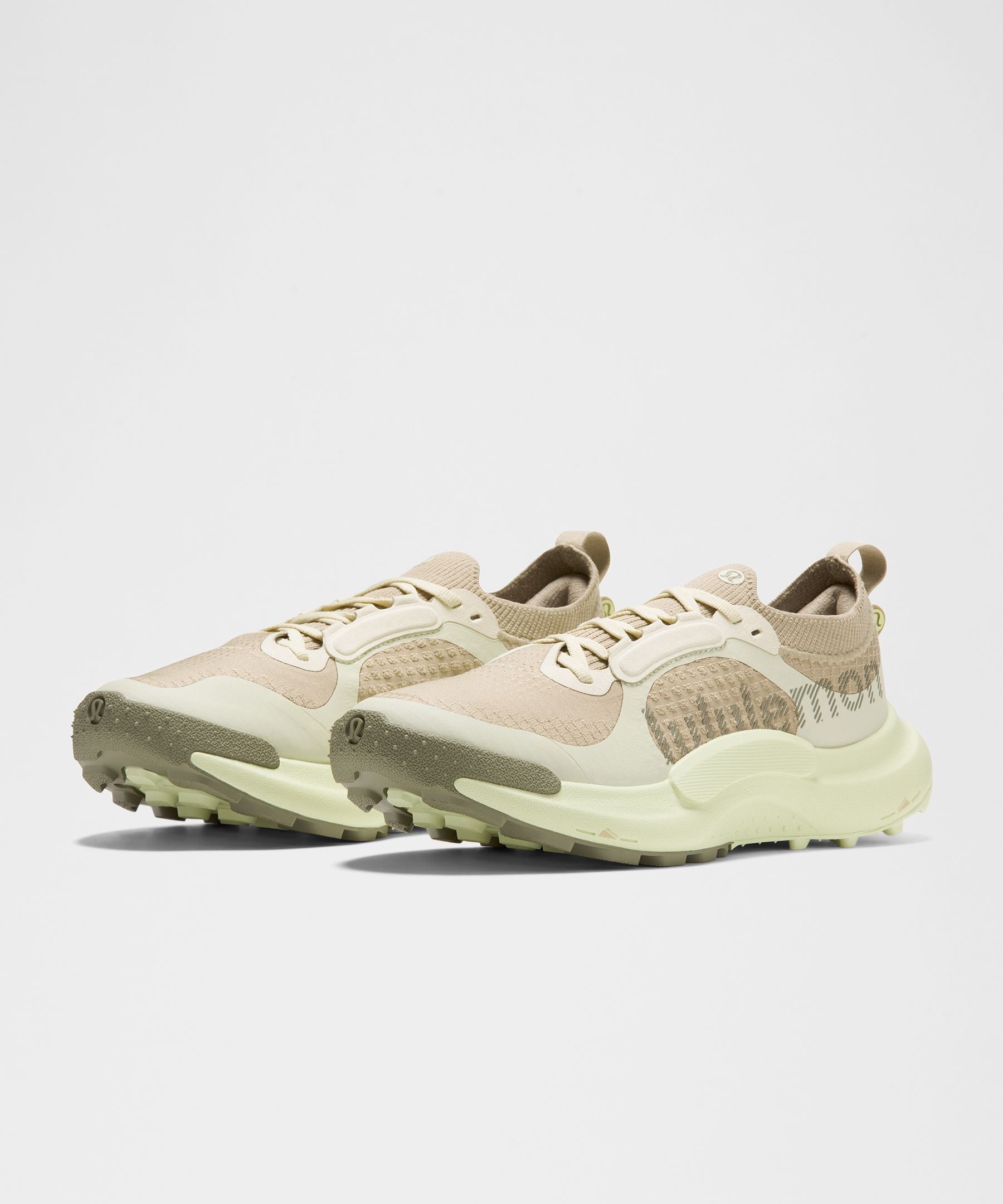 #color_compass-khaki