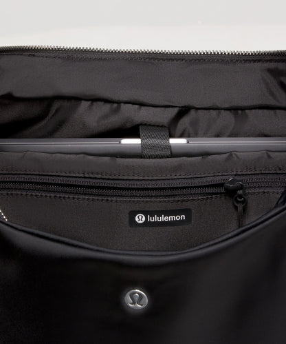 Lululemon City Essentials Oversized Shoulder Bag 18L