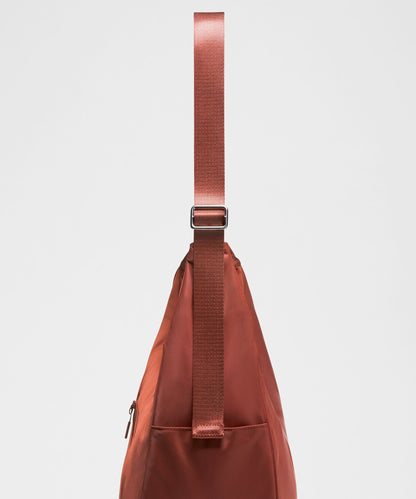 Lululemon City Essentials Oversized Shoulder Bag 18L