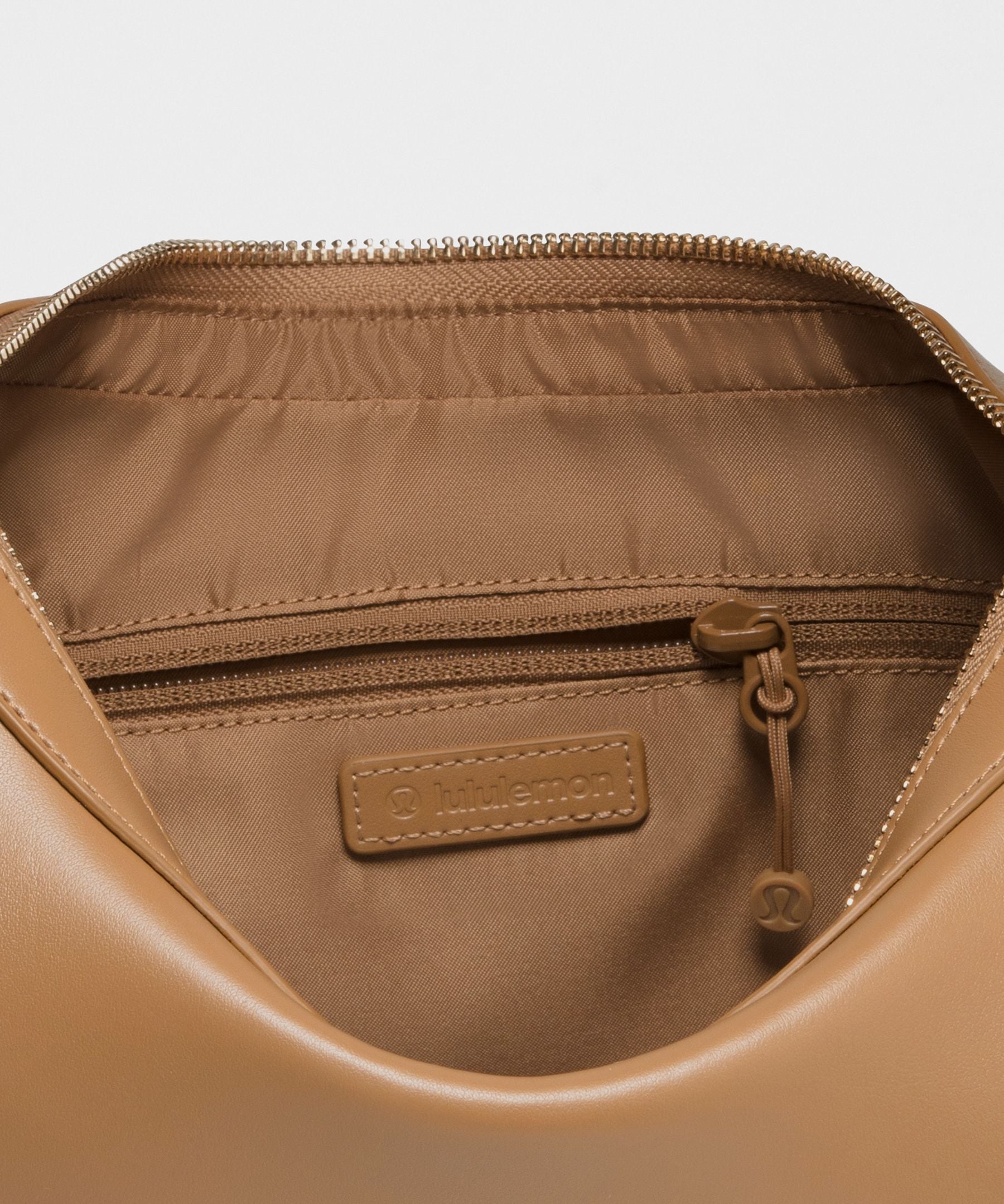 Lululemon City Essentials Shoulder Bag 4L *Smooth Leather Alternative