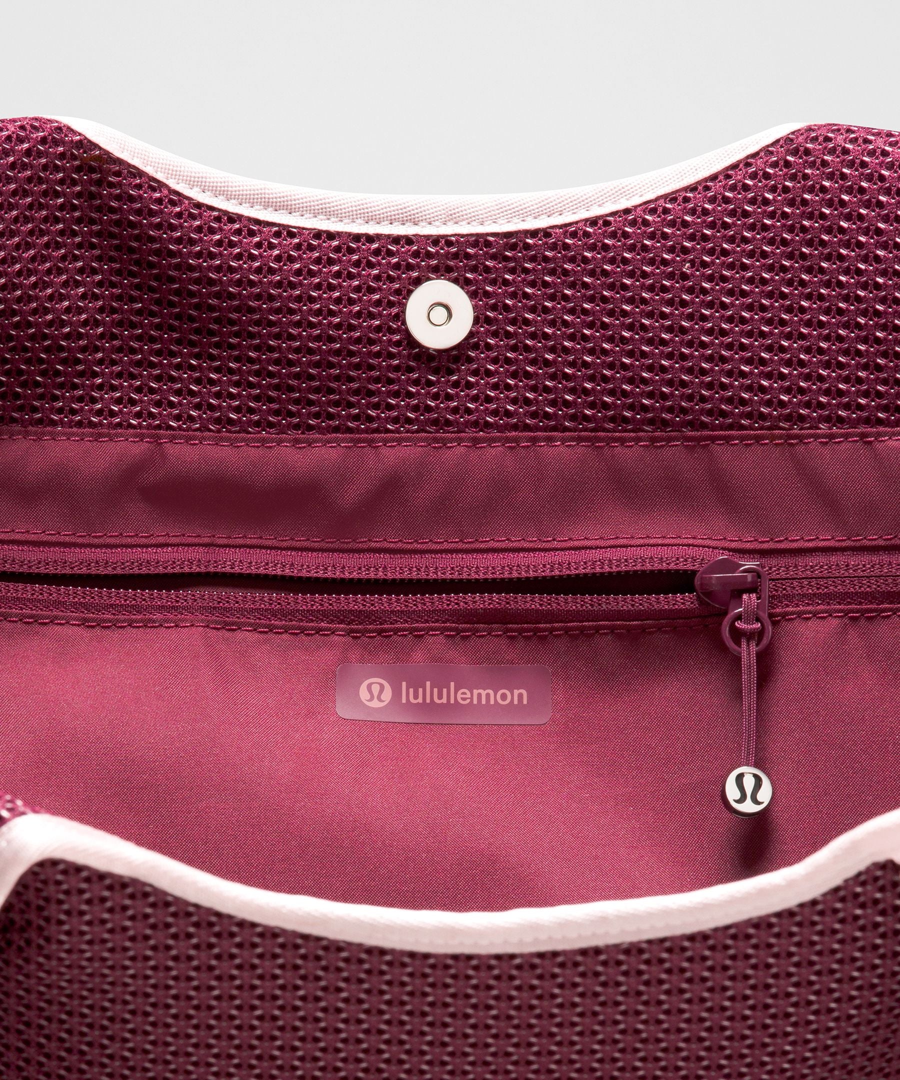 Lululemon Spacer Mesh Shoulder Bag 15L