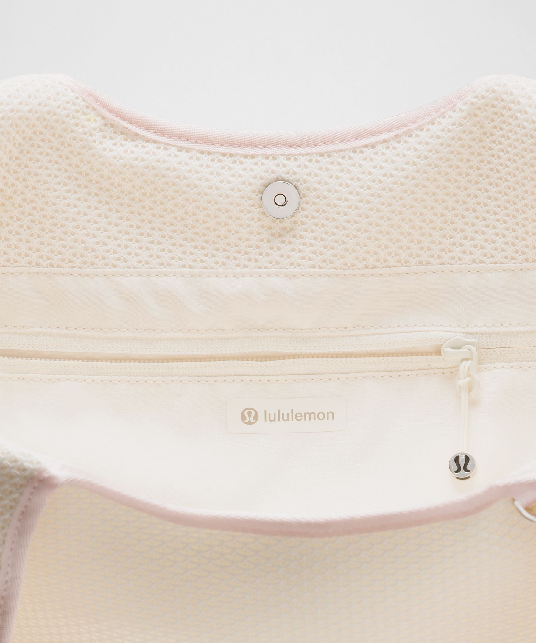 Lululemon Spacer Mesh Shoulder Bag 15L