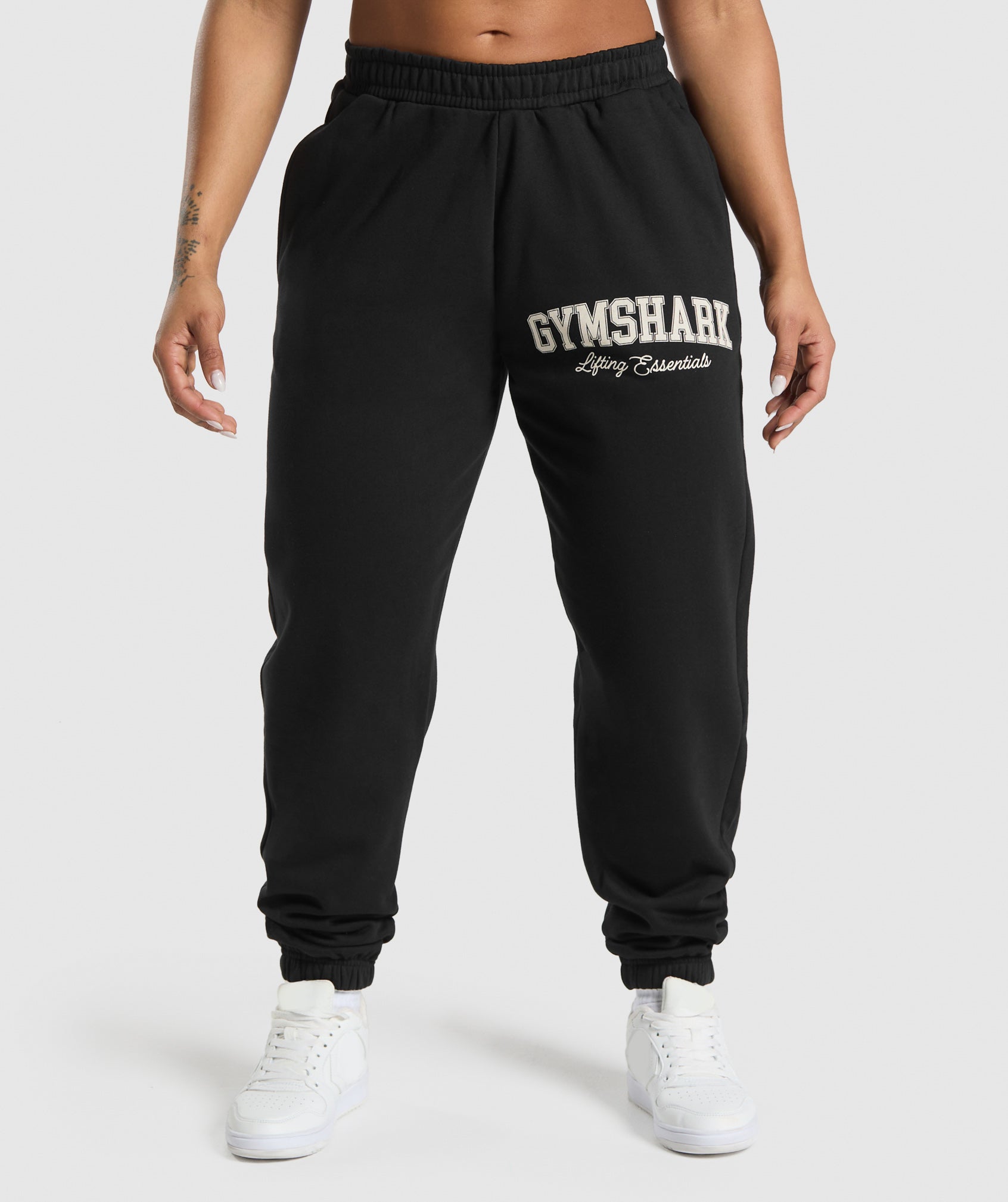 Women's Gymshark Lifting Essentials Graphic Brushed Oversized Joggers Black
