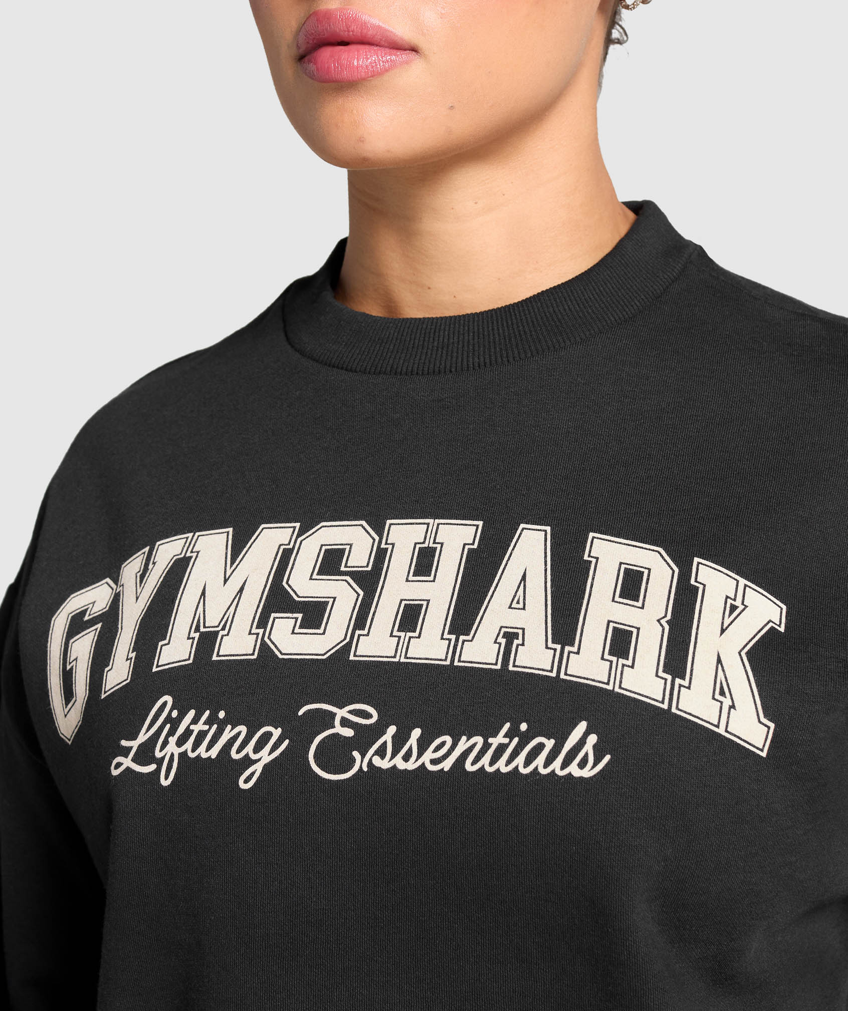 Women's Gymshark Lifting Essentials Graphic Brushed Oversized Sweatshirt Black