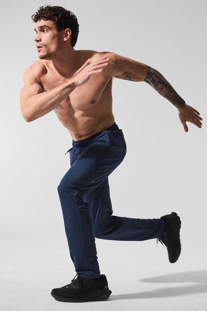 Alo Yoga Conquer Pulse Pant