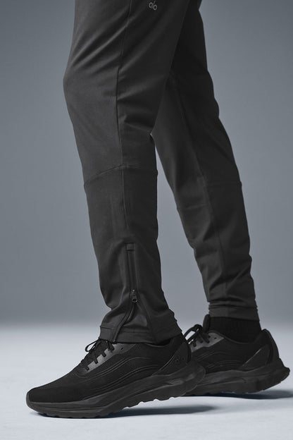 Alo Yoga Conquer React Performance Pant