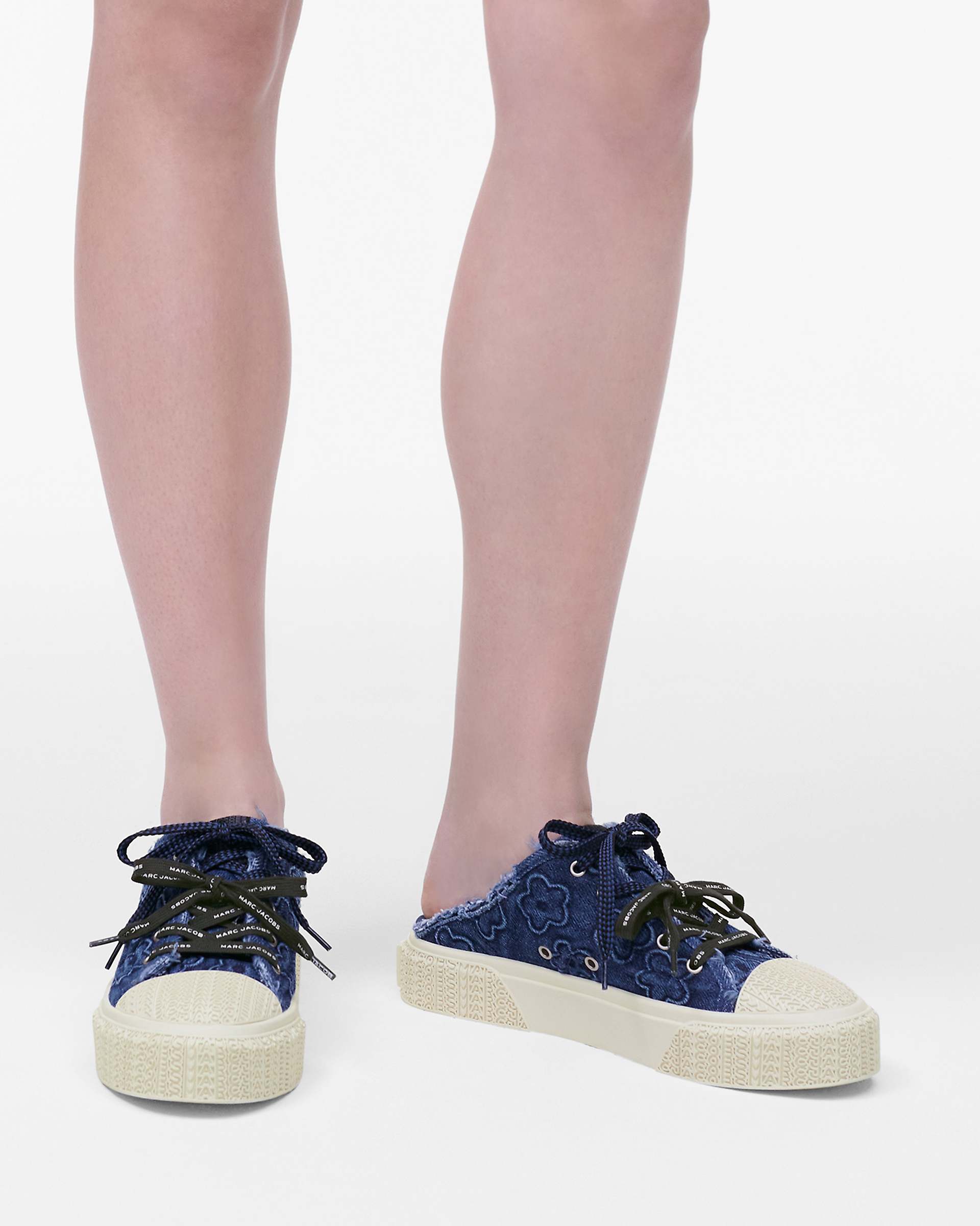 Marc Jacobs Marc Jacobs The Puffy Daisy Denim Sneaker Mule Medium Wash Indigo Medium Wash Indigo