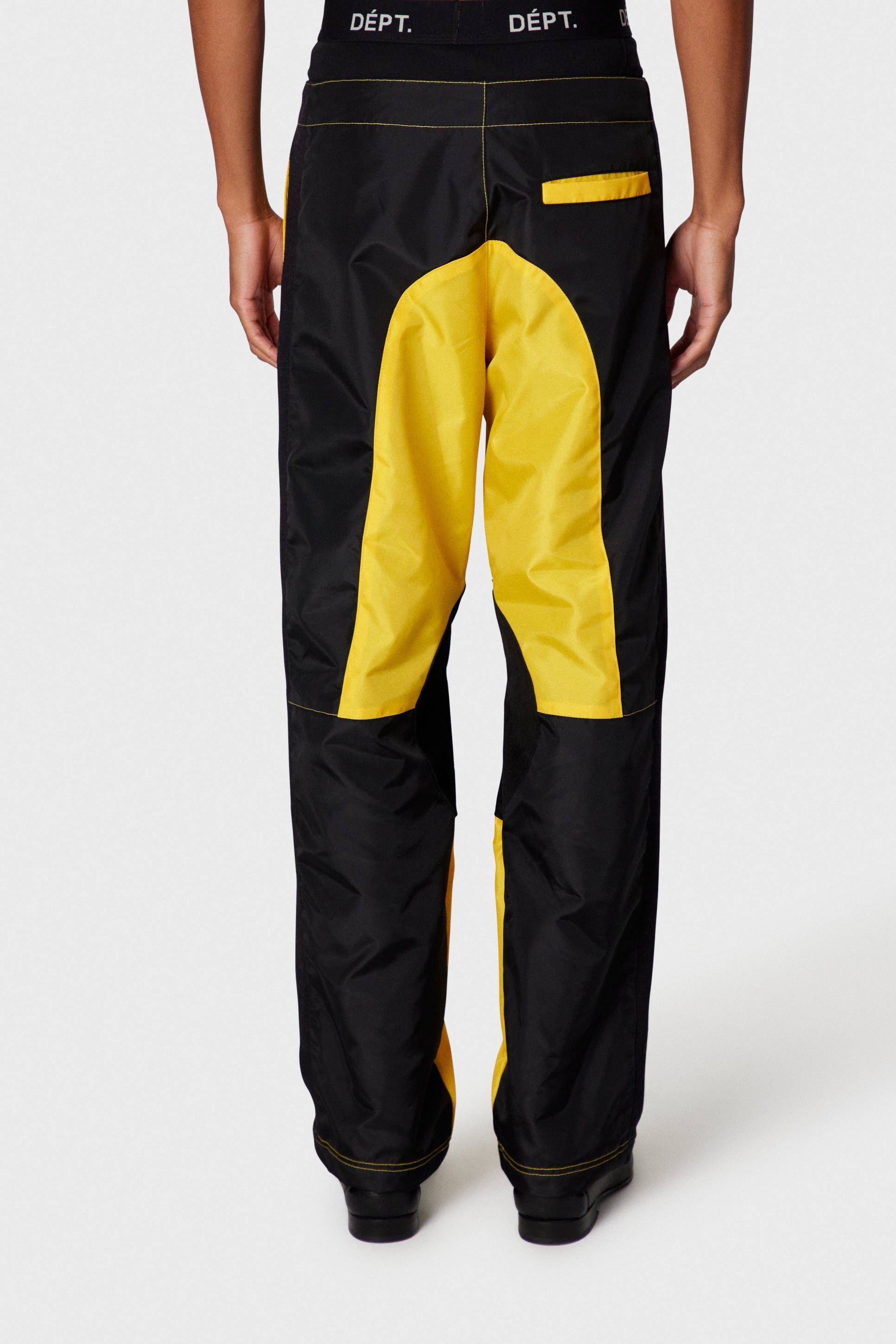 #color_blackyellow-gold