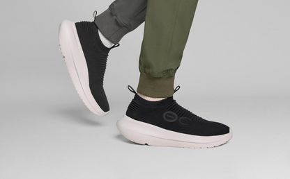Oofos Men's Slip-On Shoe Chalk & Black