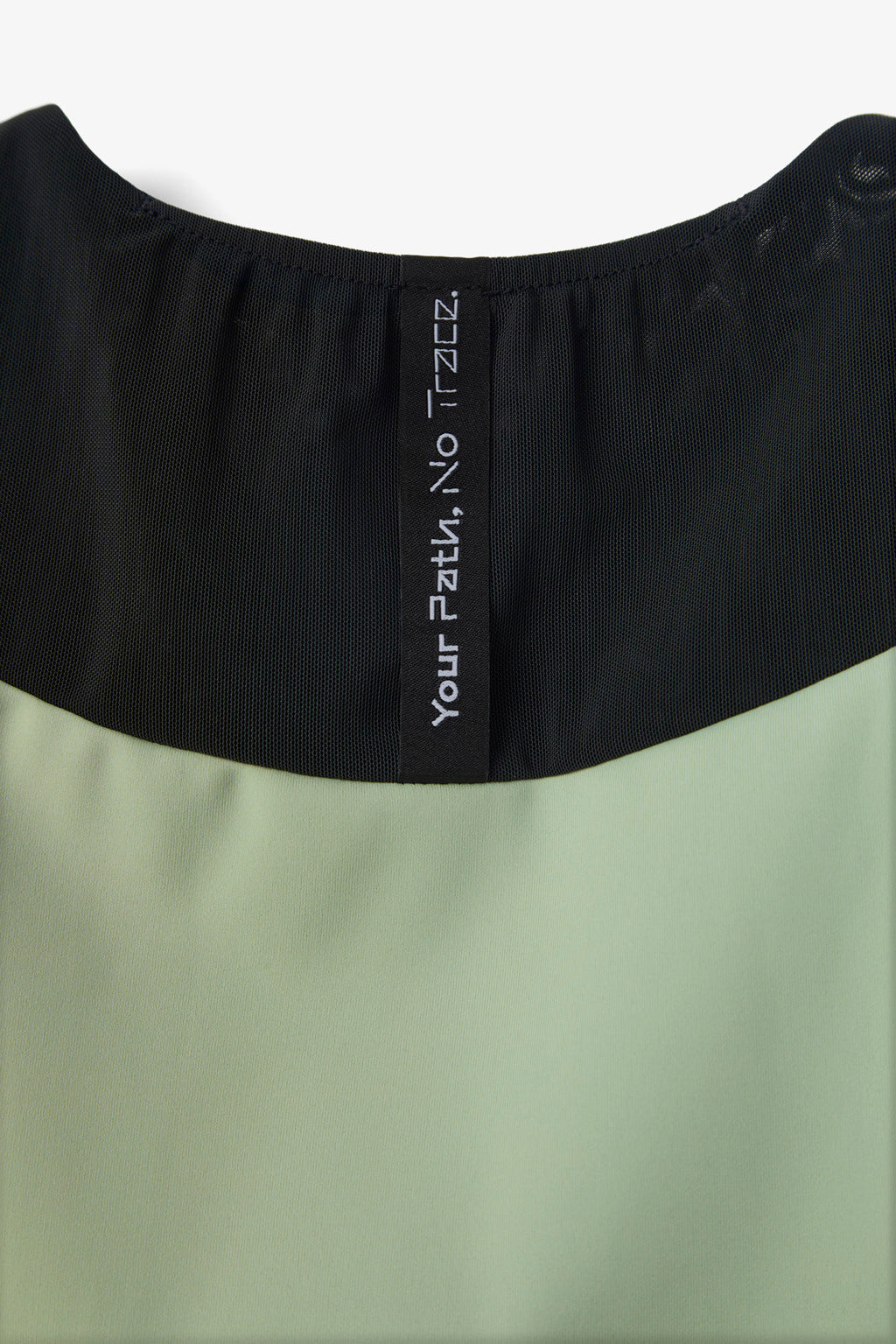 NNormal Trail Crop Top 02 W Green
