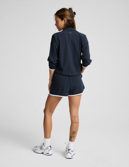 Beyond Yoga Stretch Woven The Course 25 Short Women's